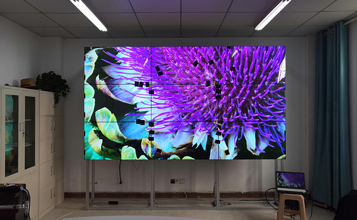 液晶拼接屏的歷史發展：從小尺寸到大尺寸，從低分辨率到高分辨率
